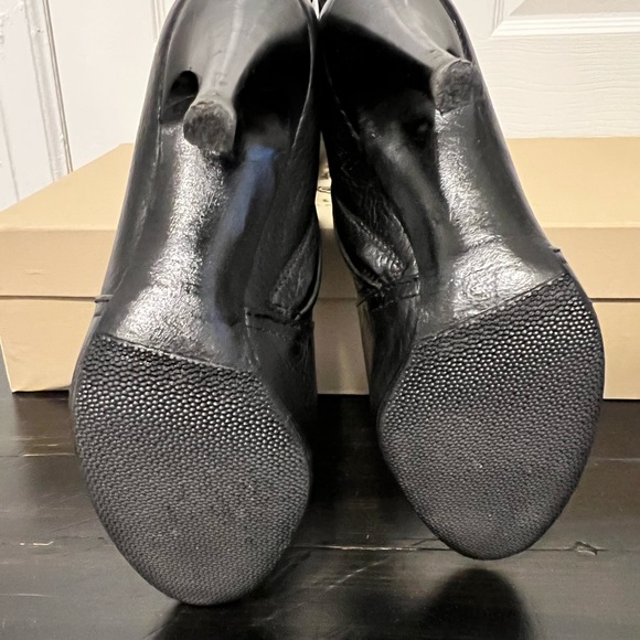 Stunning Authentic Burberry black leather tall boots - Picture 13 of 14